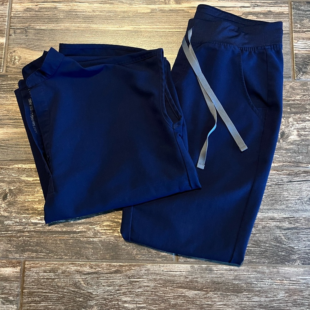 Navy Figs Scrubs- Oversized Rafaela and regular joggers- XS/S